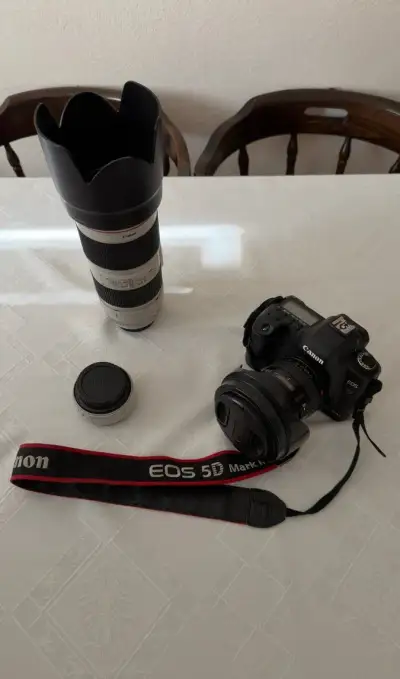 Canon EOS 5D MAR 2