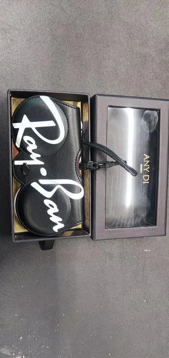 Puzdro na okuliare Ray Ban