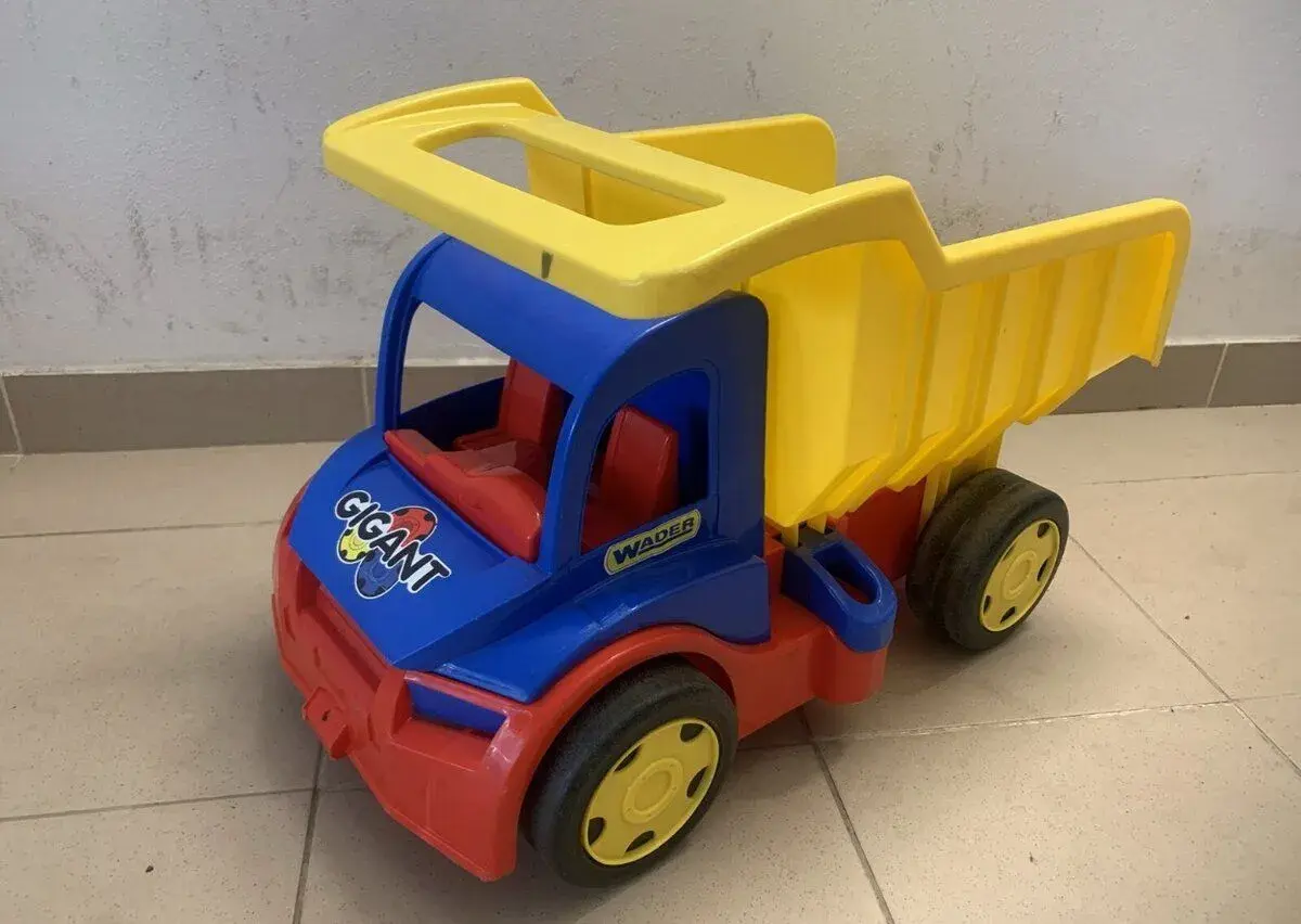 Wader Gigant Truck – veľké nákladné auto sklápač