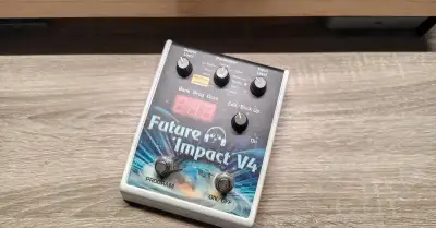 Future Impact V4 - programovateľný synth efekt, ako nový