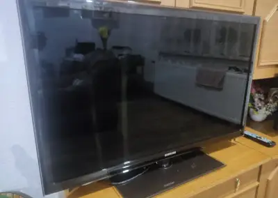 Tv samsung SMART na opravu/diely