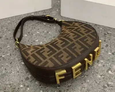 Fendi kabelka