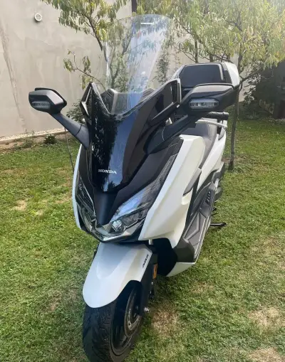 Honda Forza 125