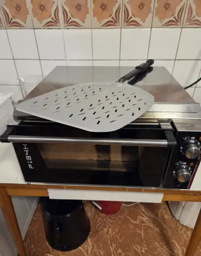 Profesionálnu pec na pizzu Effeuno P134H