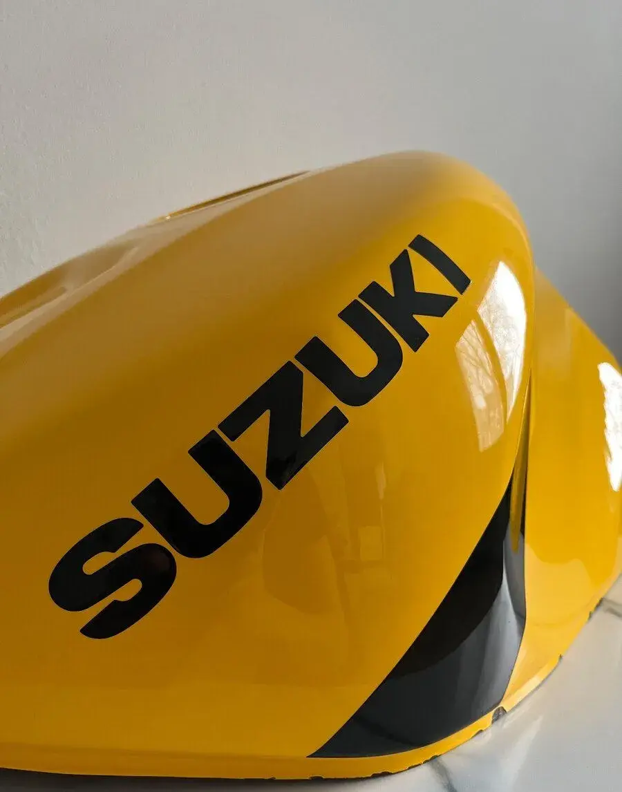 Nádrž Suzuki GSX-R 1000/ 750 / 600 (K1-K2) - ORIGINÁL lak
