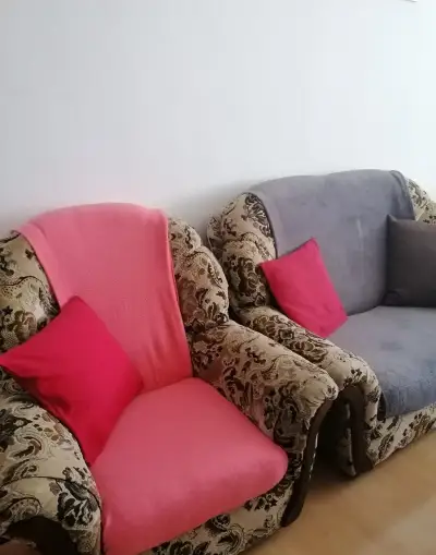 SEDAČKU AJ PO KUSE 1,2,3.