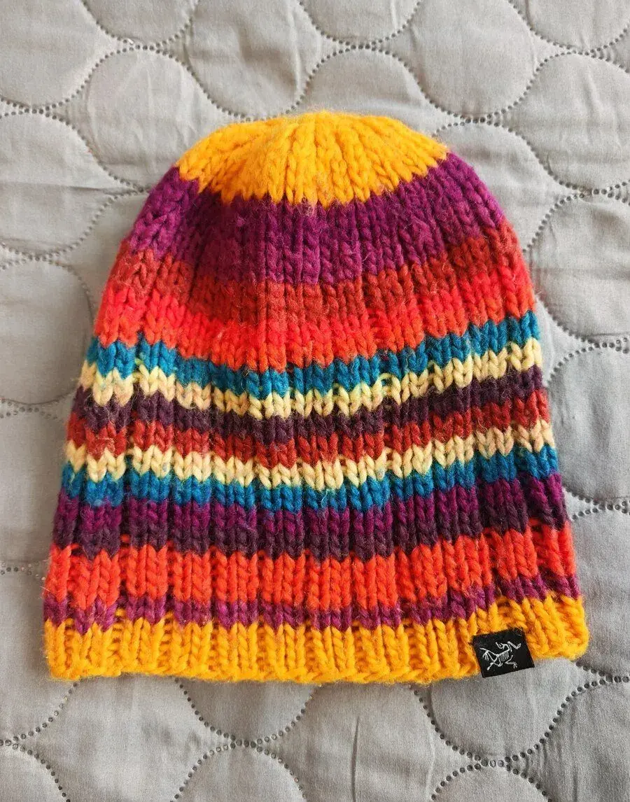 Zimná čiapka Arc'teryx – farebná, strih beanie