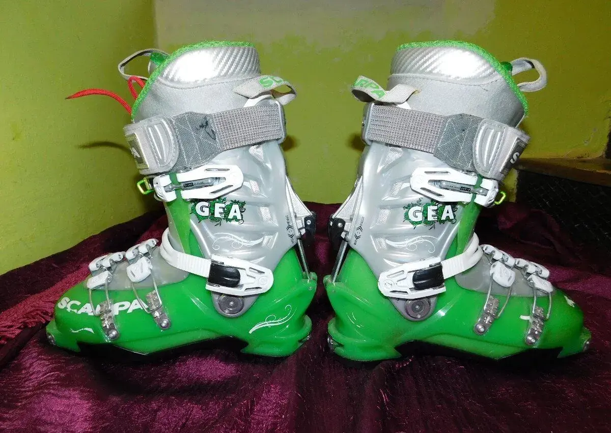 SCARPA č-38/39