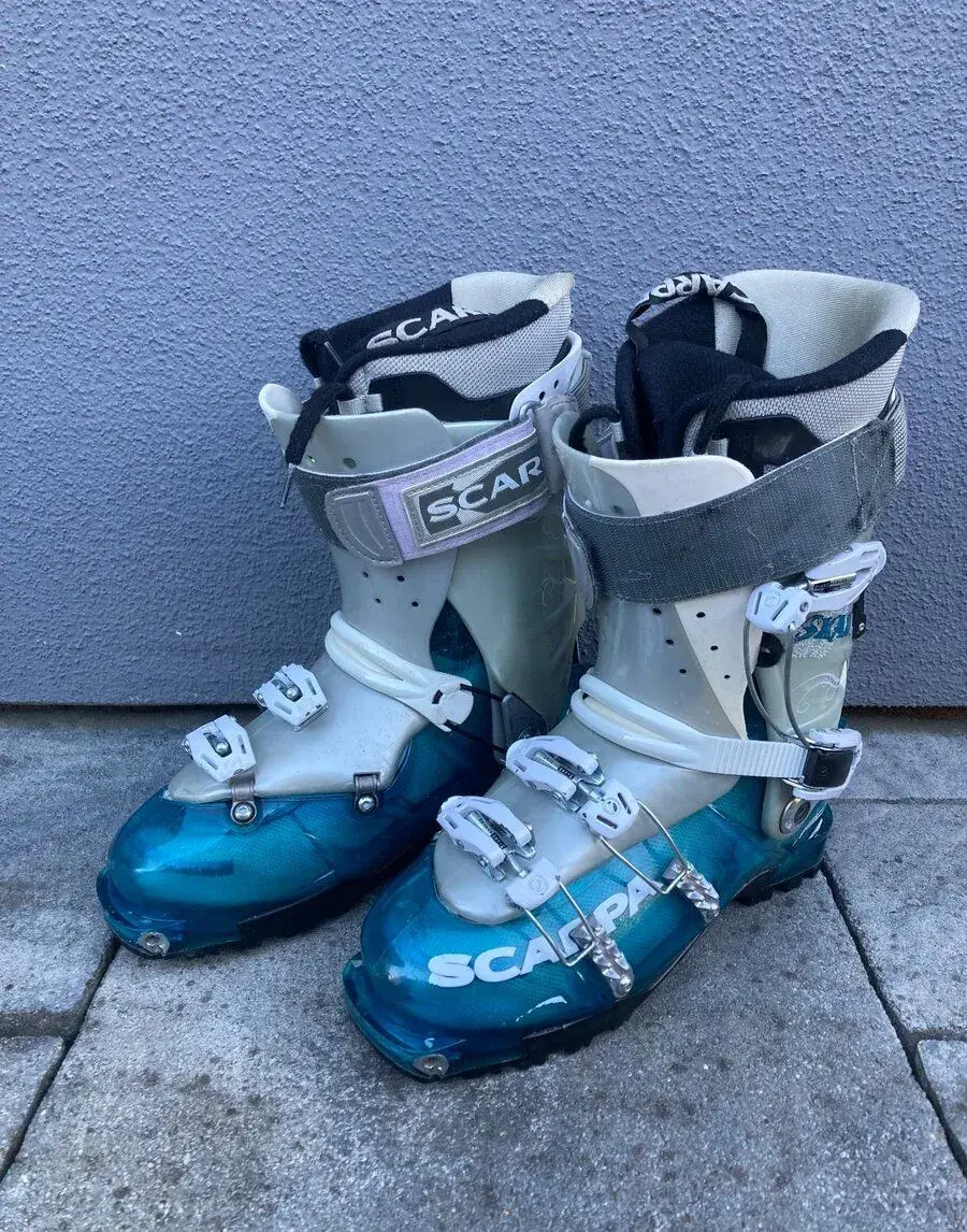 Lyžiarky na skislp