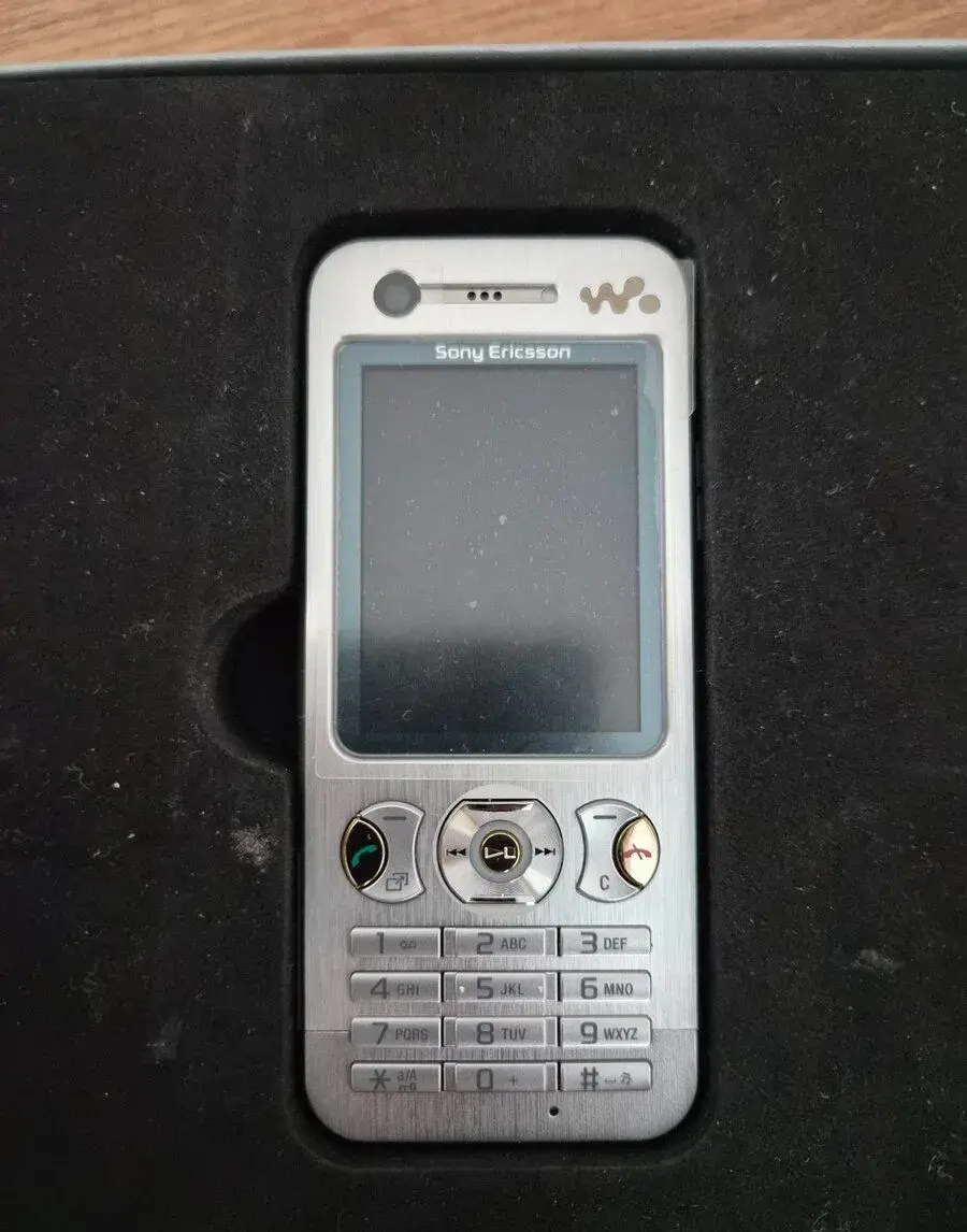 Sony Ericsson W890 do zbierky