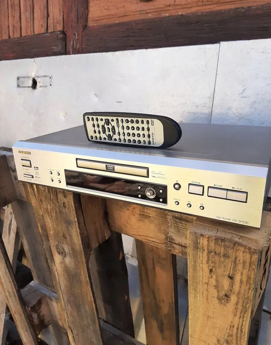 Onkyo DVD + CD prehrávač