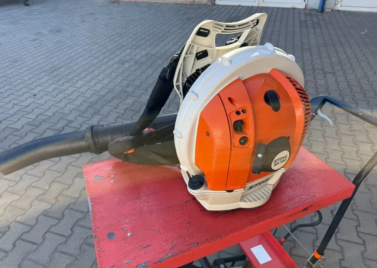 Stihl BR 700 profesionálny chrbtový fúkač lístia