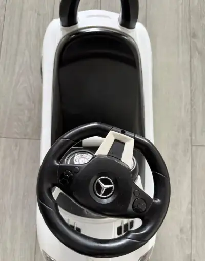 Odrazadlo Mercedes biele