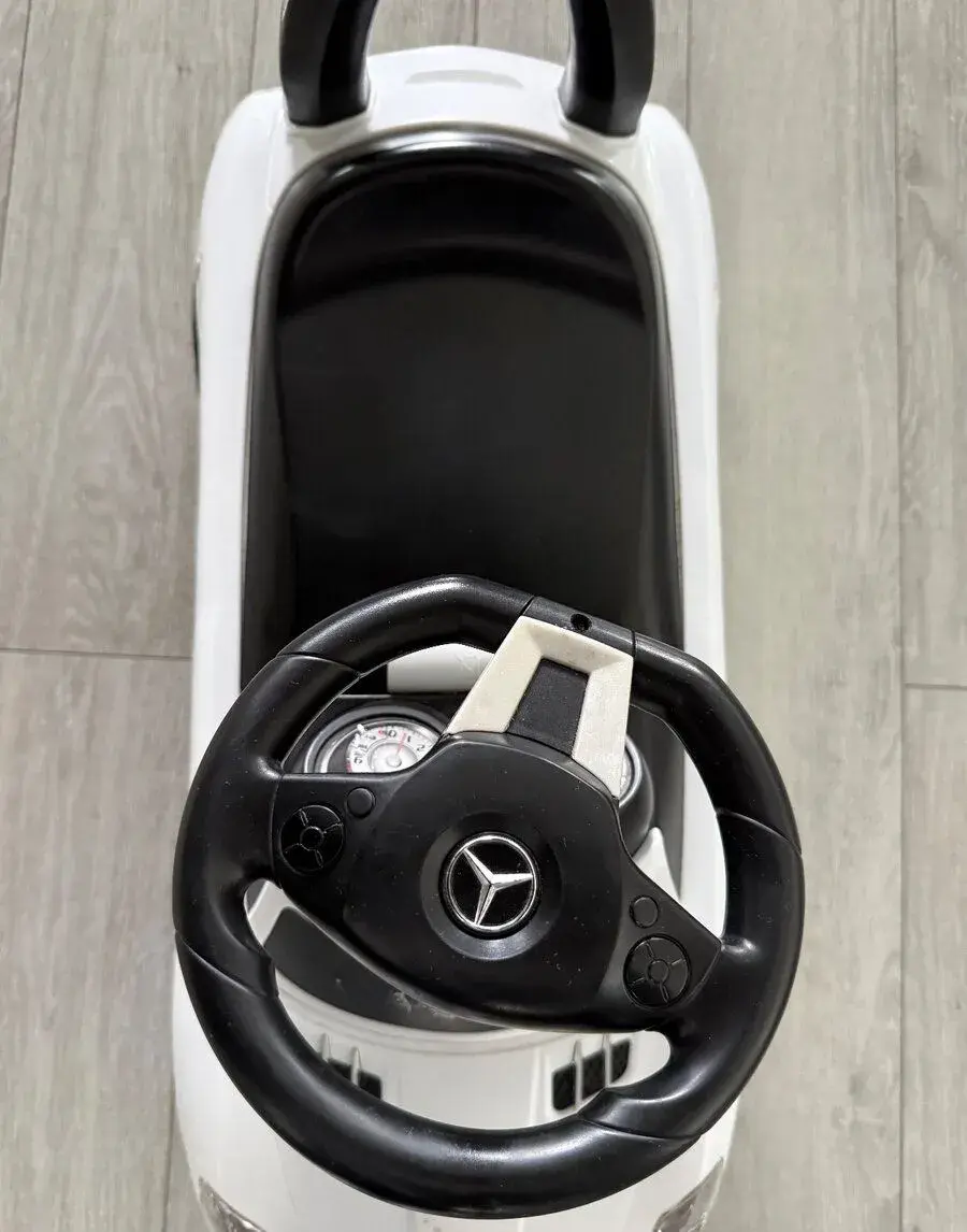 Odrazadlo Mercedes biele