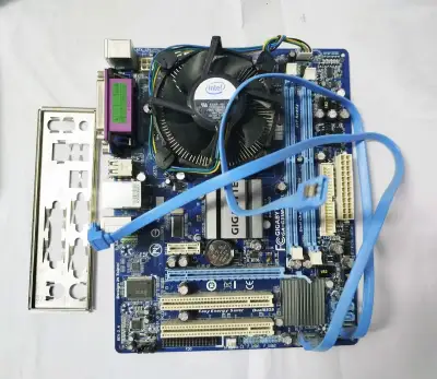 doska Gigabyte G31M-ES2L + Intel Pentium E5400 + chladič