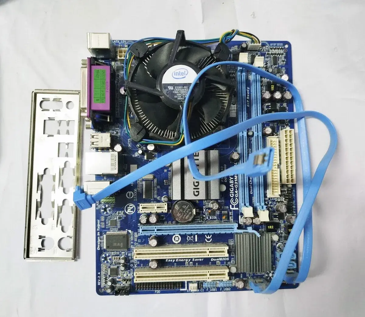 doska Gigabyte G31M-ES2L + Intel Pentium E5400 + chladič