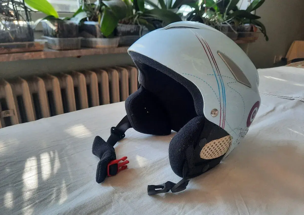 Detsku snowboardovu prilbu, resp prilbu na zjazd