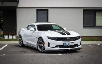 Camaro 2.0T 205 kW, Maxton doplnky, Strešné okno, pekný stav