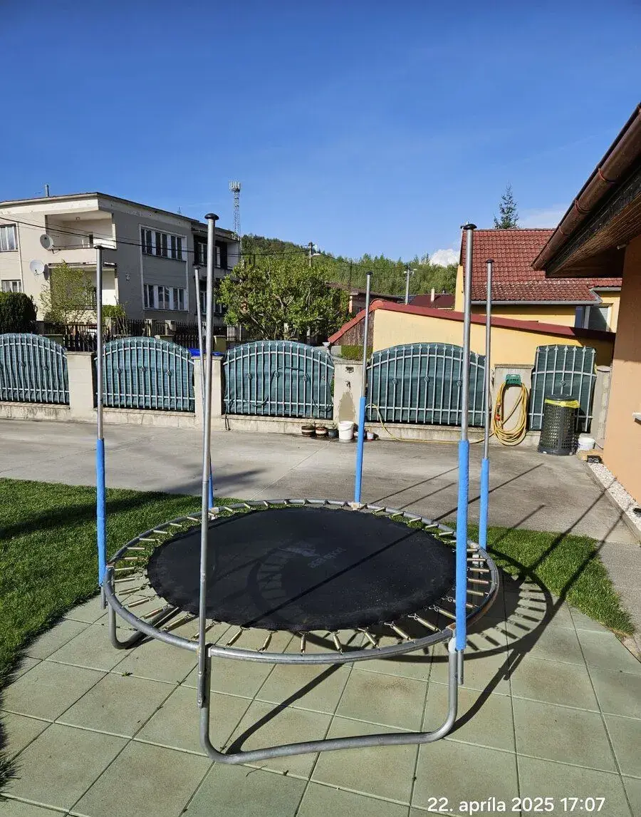 Trampolína