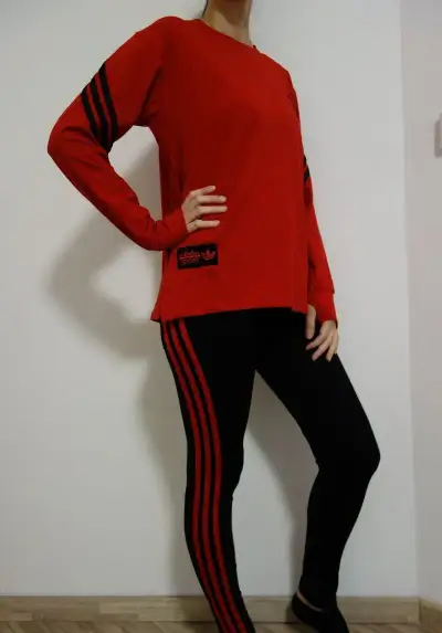 damska suprava adidas,cervena mikina, cier.pruhy