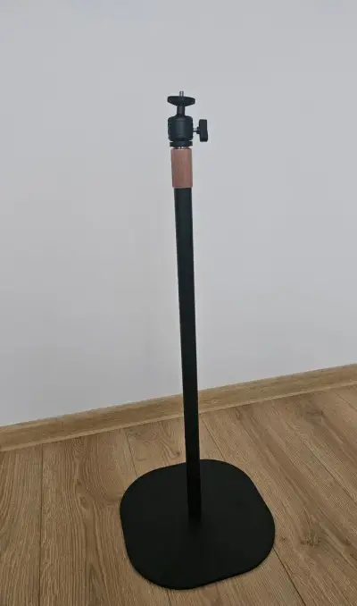stojan na projektor