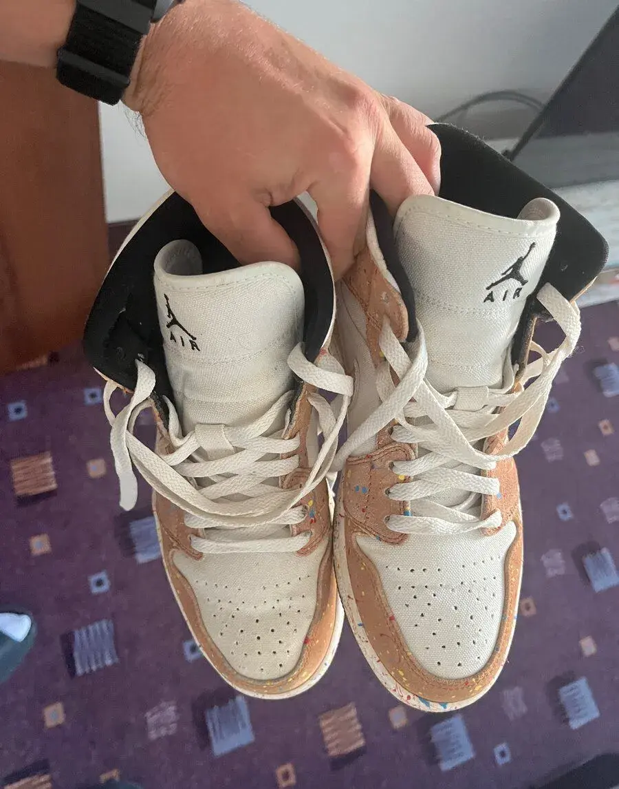 Jordan 1 Mid