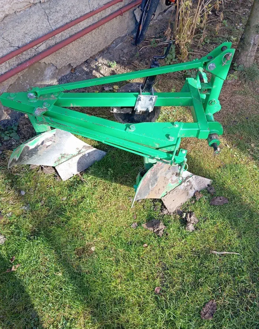Dvojpluh za malotraktor