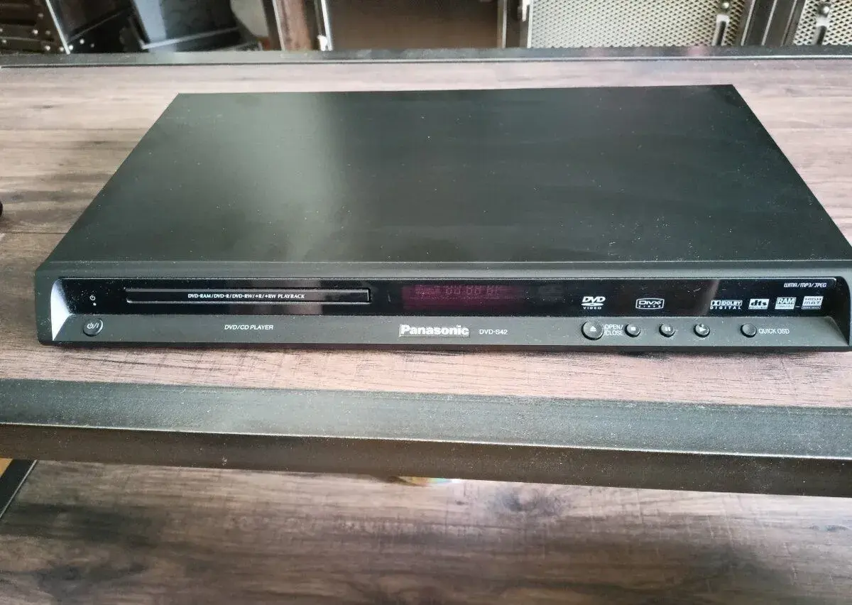 DVD prehrávač PANASONIC S42 DiVX