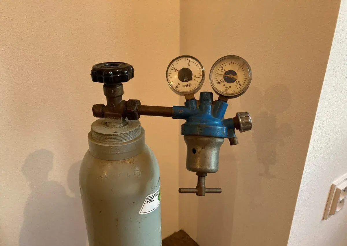 Fľaša CO2 k zváraniu MIG MAG s budíkom