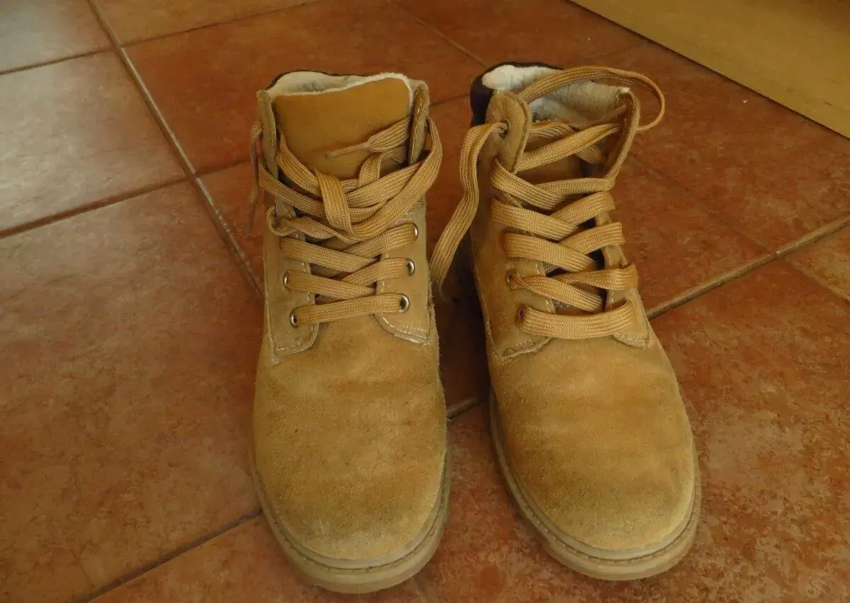 Kožené zateplené topánky - veľ. 35 - vn. dĺ. 23 cm