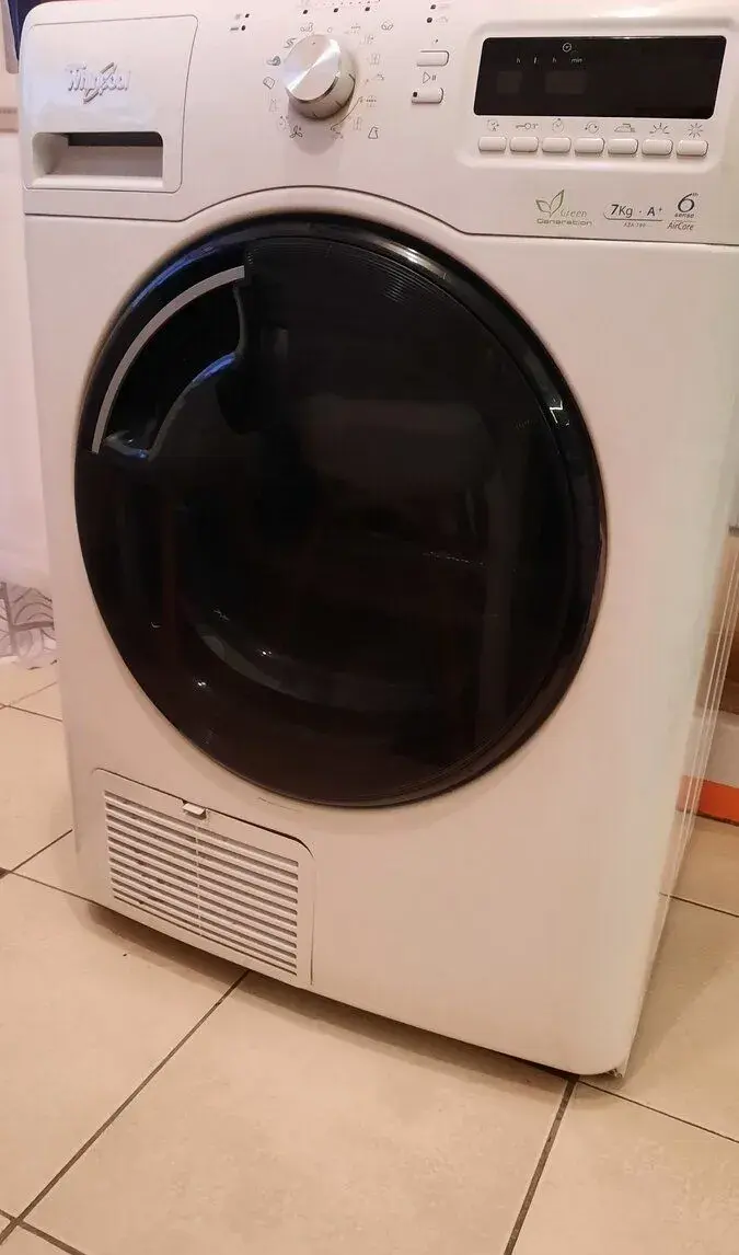 Sušička Whirlpool AZA 799