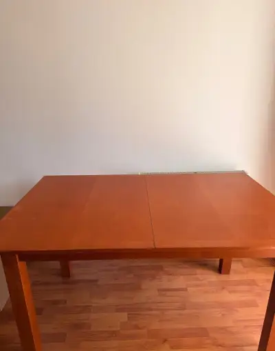 Rozkladací jedálenský stôl 140 × 90 cm (+40 cm)
