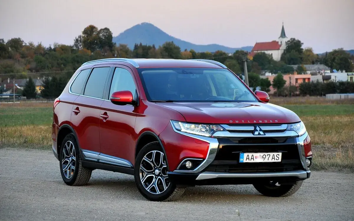 Mitsubishi Outlander – 2017
