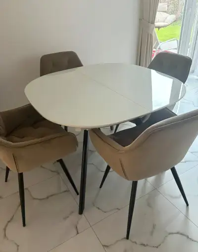 Okrúhly rozkladací stôl (priemer 120 cm) – XXLUZT