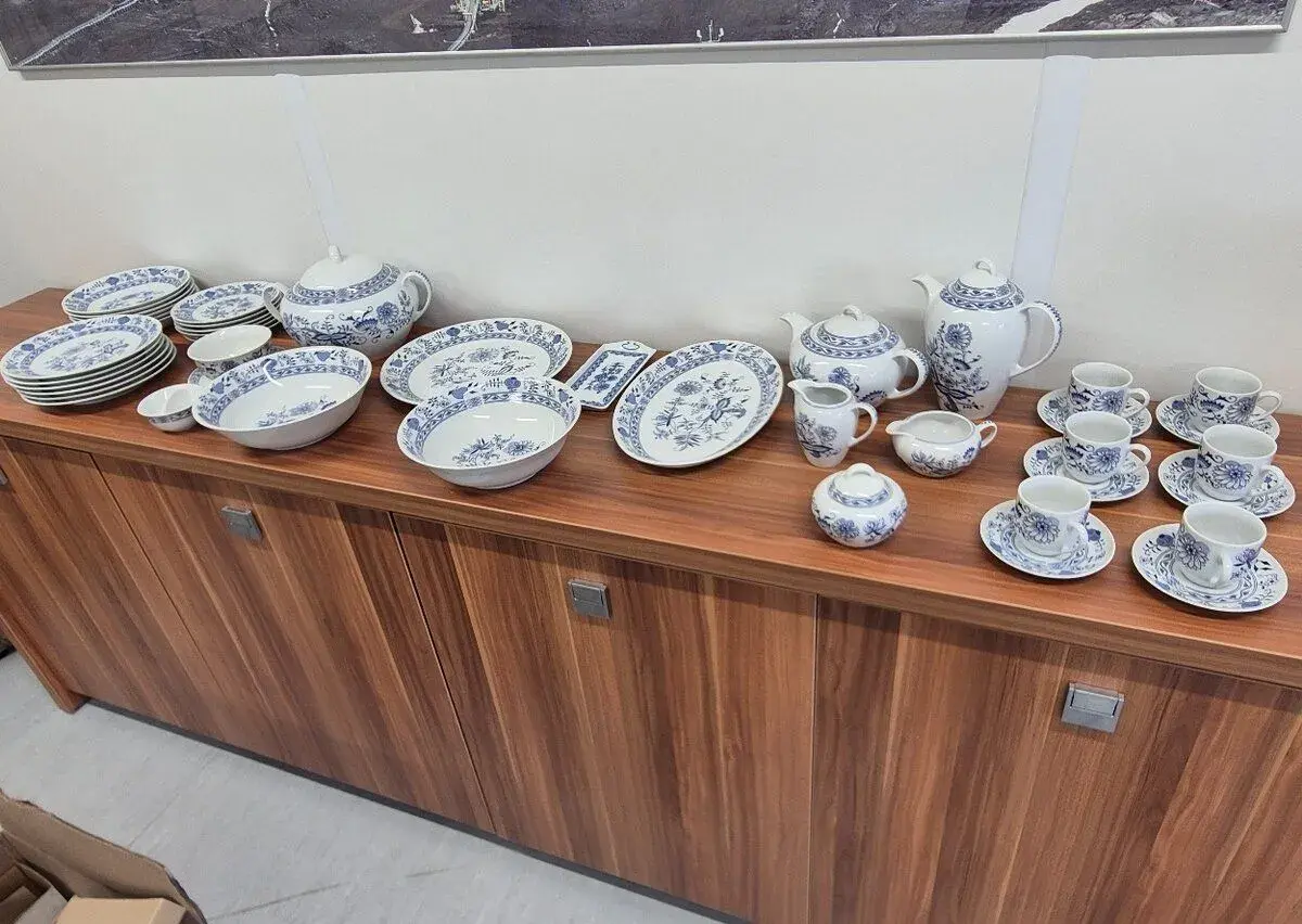 Cibulovy porcelan