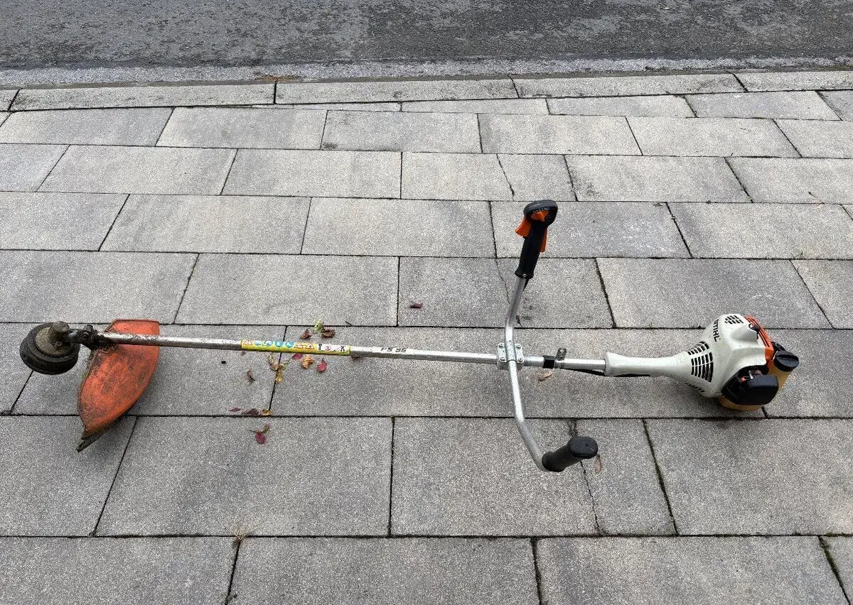 STIHL FS 55 – benzínový krovinorez + popruh