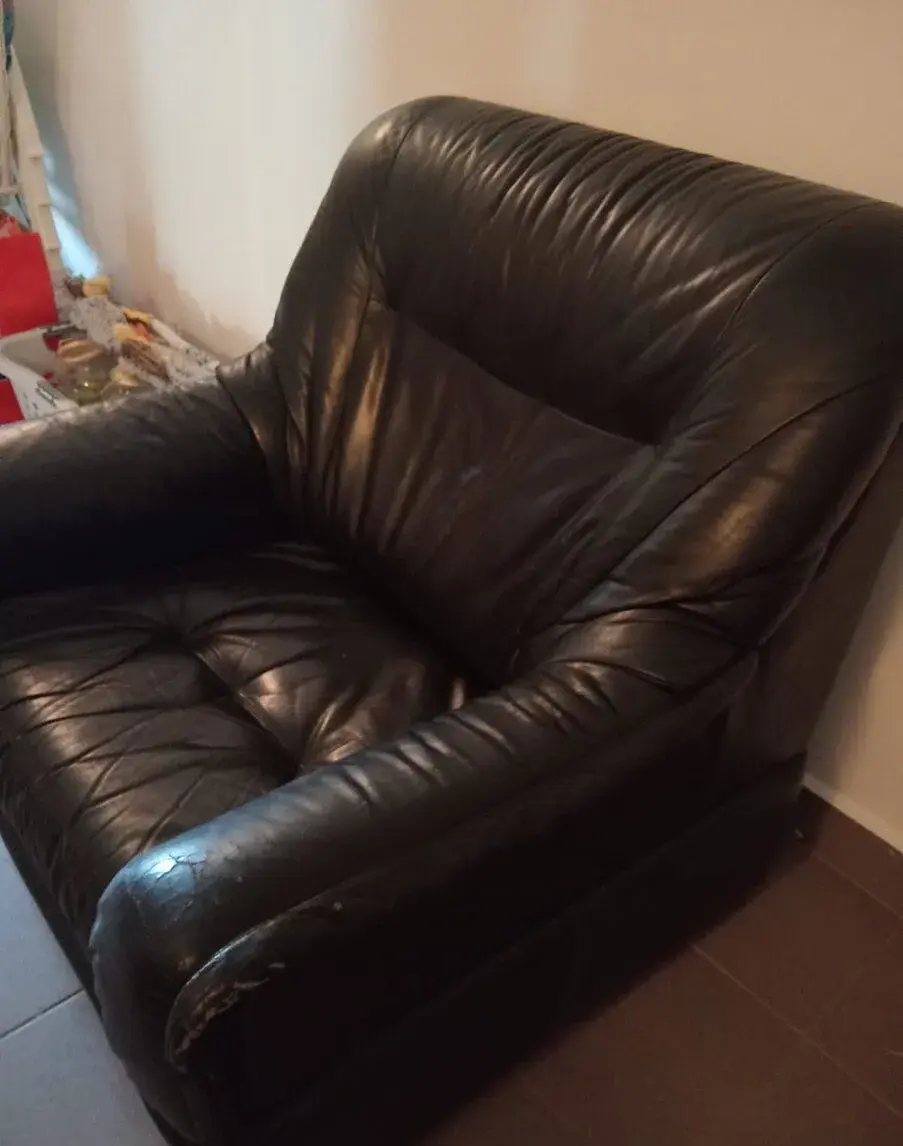 Kožené kreslo
