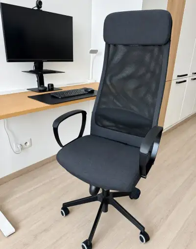 Kancelárska stolička, v záruke