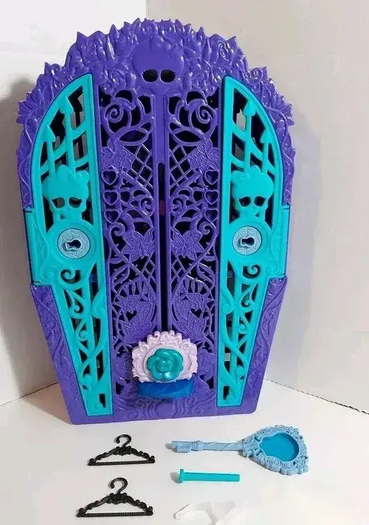 Šatník Monster High