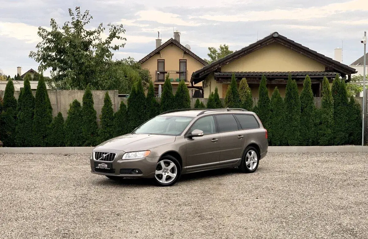 Volvo V70 – 2008, 370 341 km