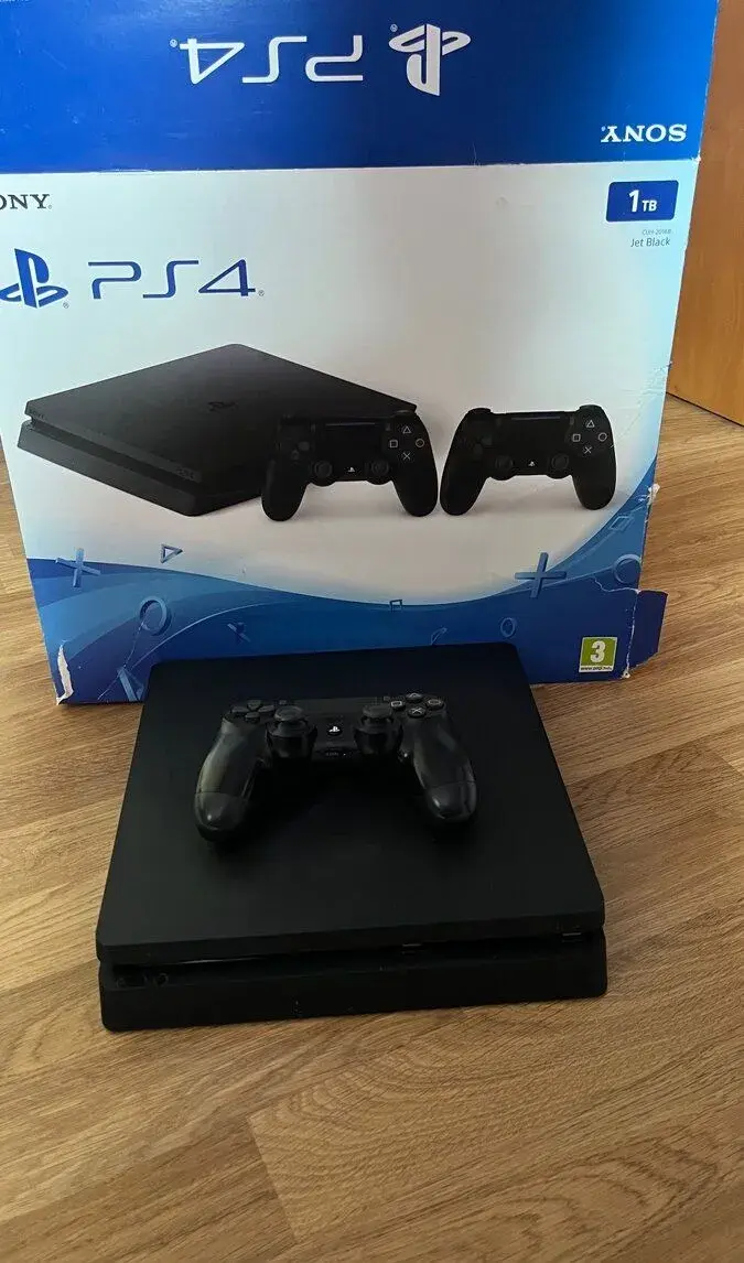 Sony PlayStation 4 1TB + DualShock 4