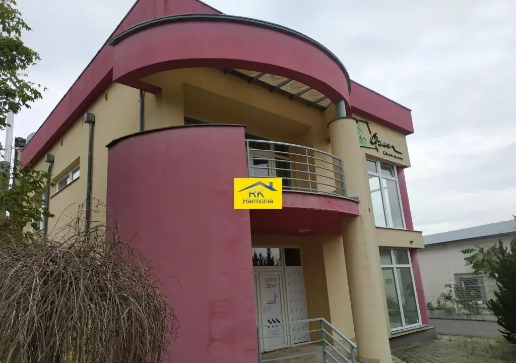 Predaj obchodno - administratívnej budovy v Hlohovci
