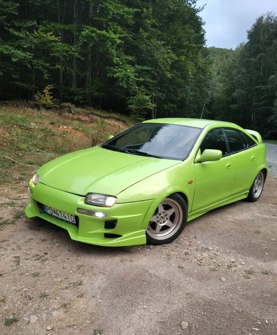 Mazda 323f