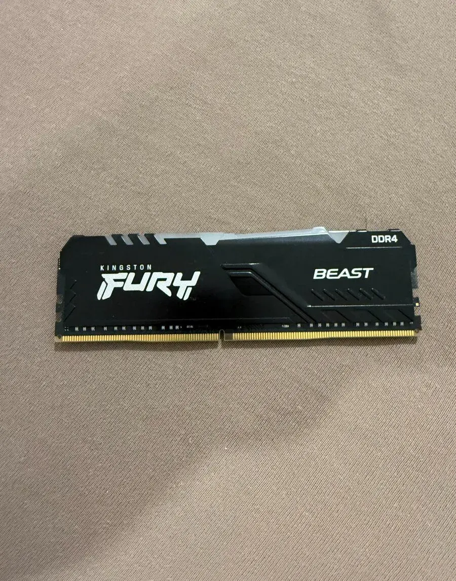 Kingston FURY 8 GB DDR4 3200 MHz CL16 Beast Black RGB