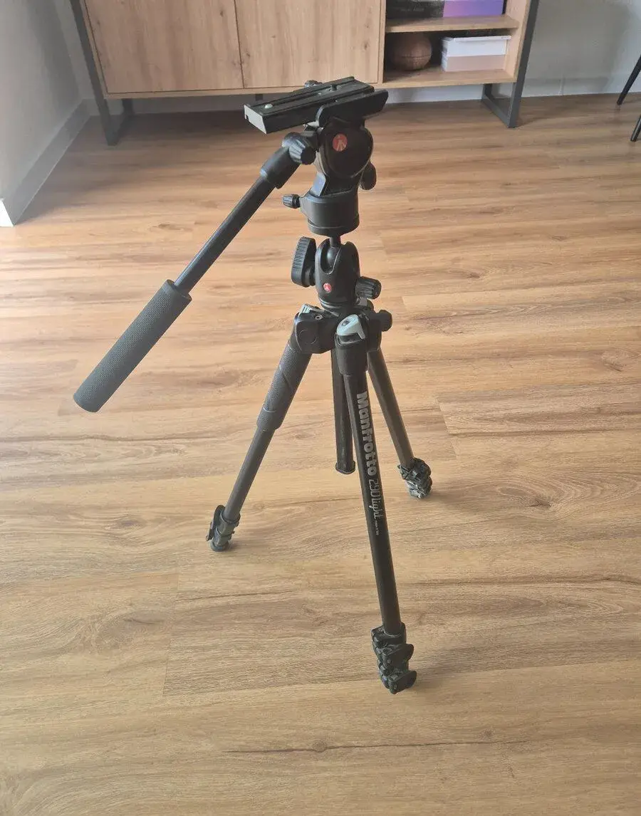 Statív Manfrotto 290 light plus guľová hlava Manfrotto