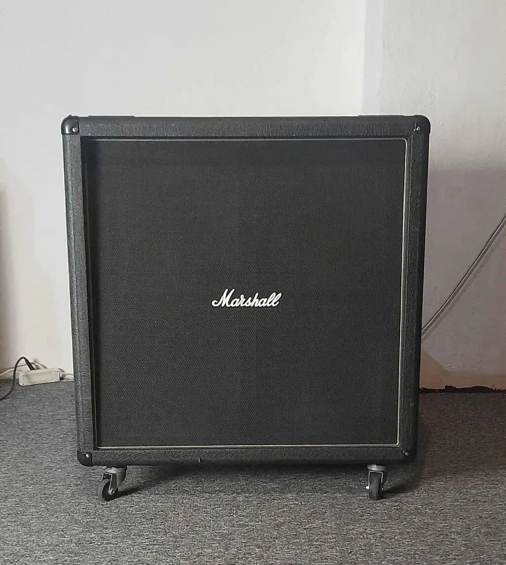 Basgitarový reproduktor Marshall VBC 412 Cabinet 4x12”