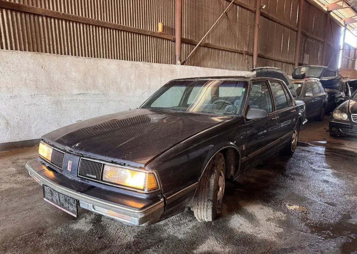 OLDSMOBILE DELTA 88 1987