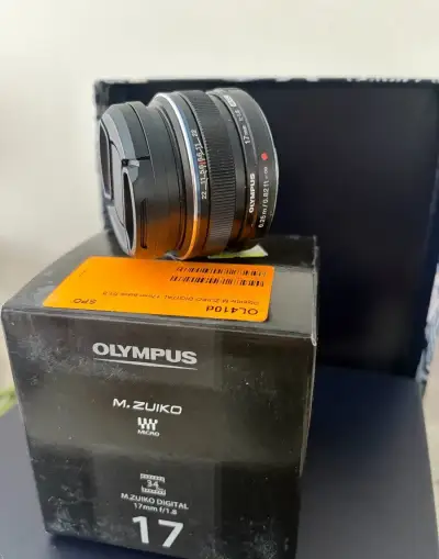 Olympus M.ZUKO DIGITAL 17mm f/1.8 (M4/3)