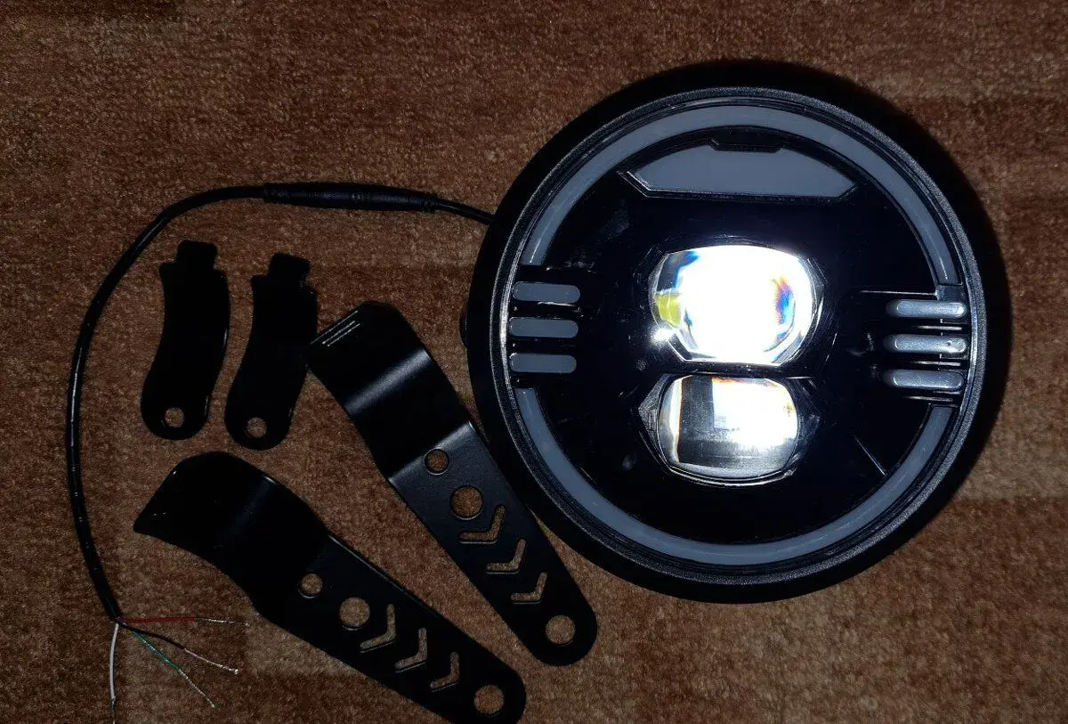 Predný LED svetlomet s klaksónom pre ebike