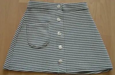 čiernobiela minisukňa, A strih,Pull&Bear,S